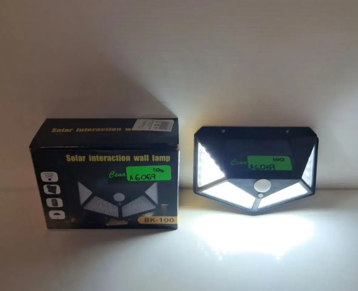 Lampka solarna ścienna BK-100 z czujnikiem ruchu