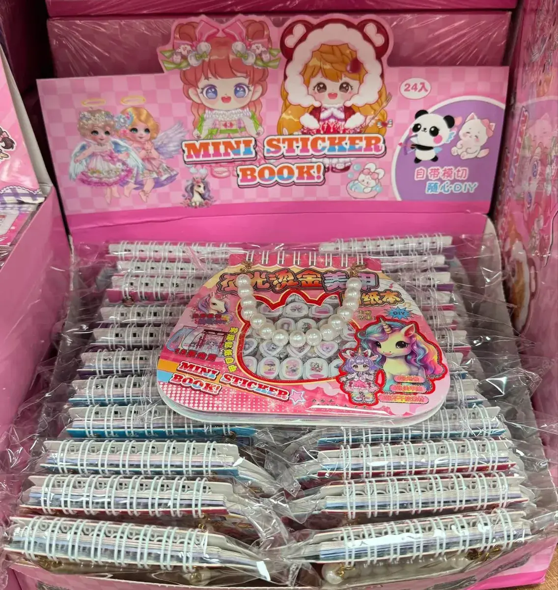 Mini Sticker Book różowy z naklejkami i ozdobami dla dzieci