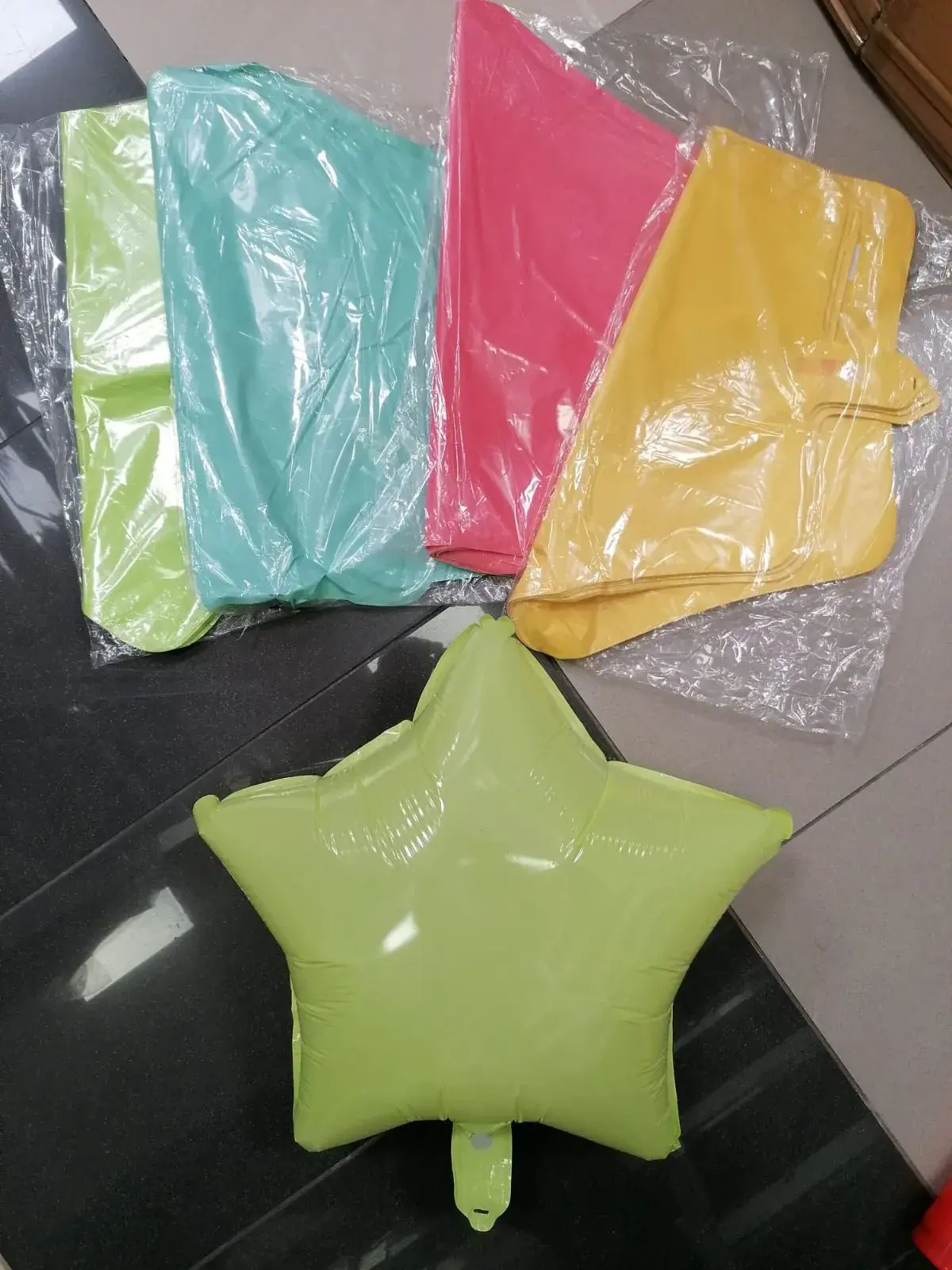 Balon dekoracyjny w kształcie gwiazdy nie mix
