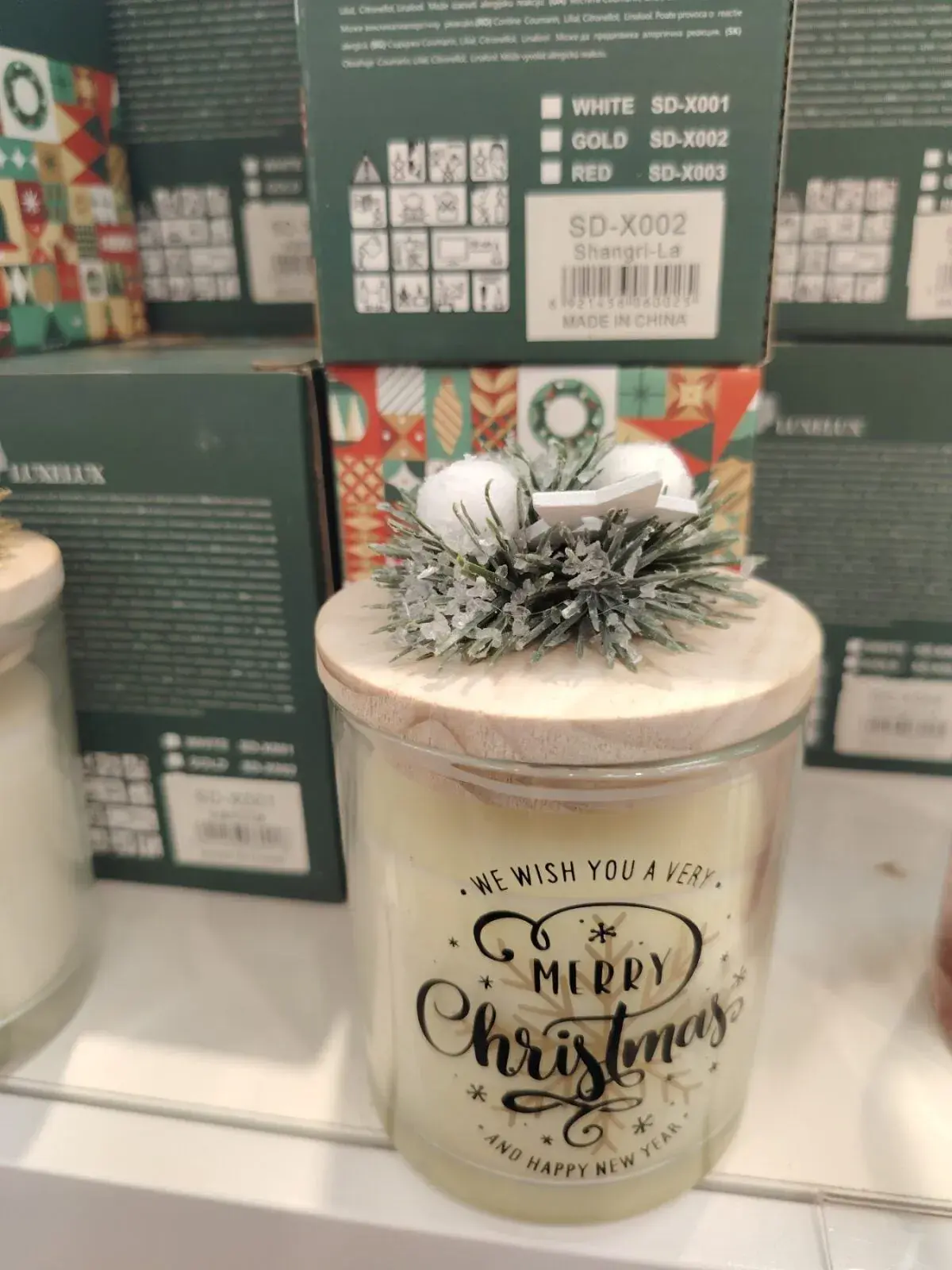 Świeca świąteczna w szkle z drewnianą pokrywką Merry Christmas