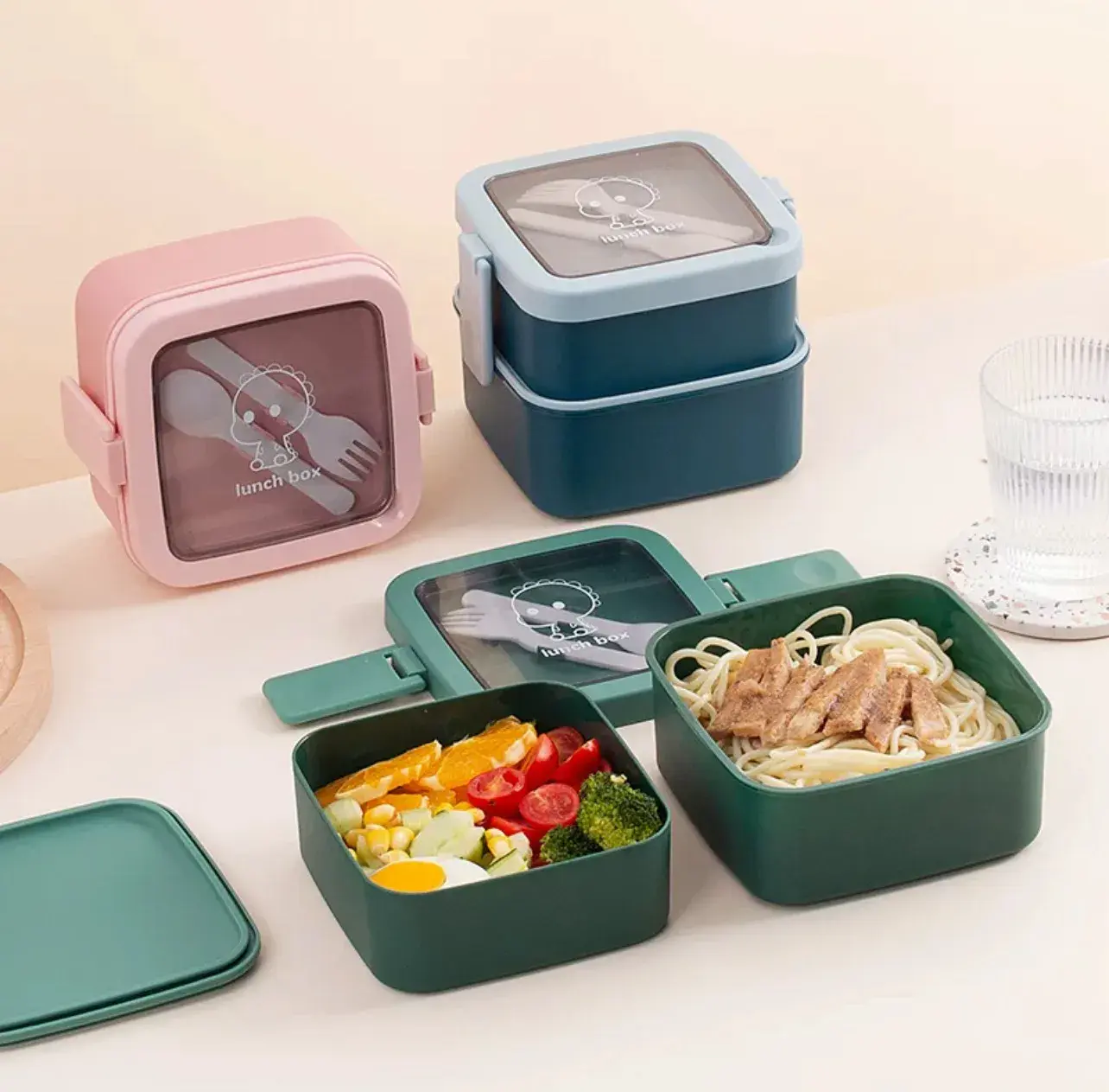 Lunch box dwupiętrowy z pokrywką i sztućcami