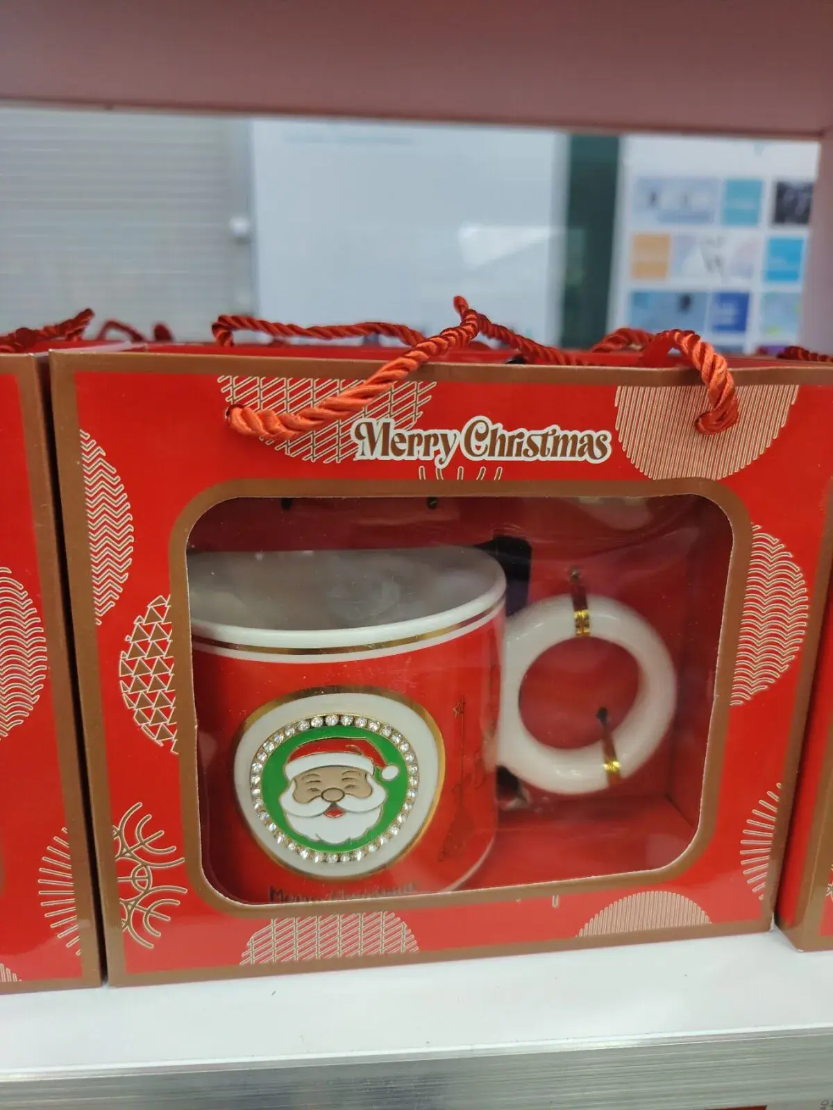 Kubek świąteczny z uszkiem Santa Claus w zestawie