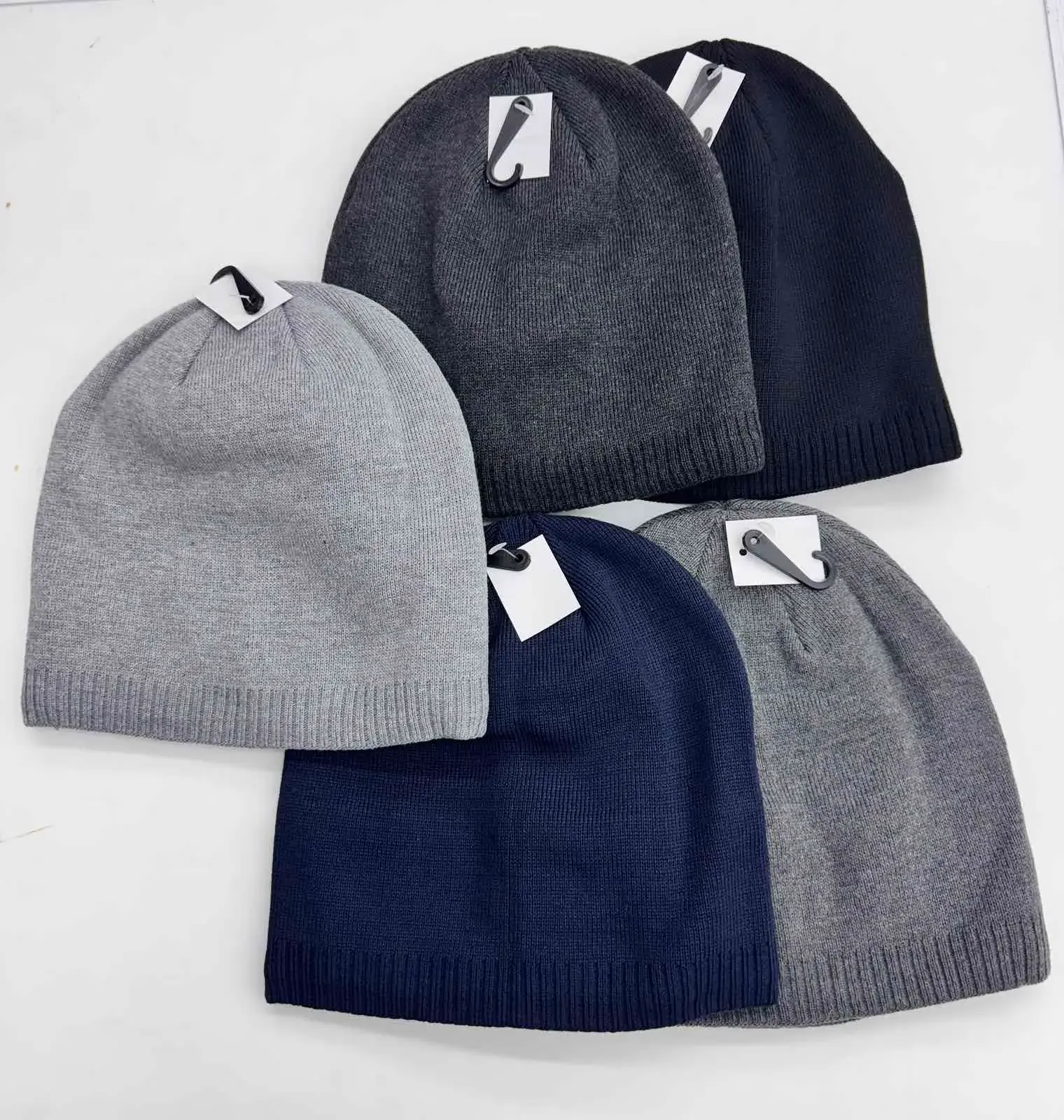 Czapki męskie beanie szare granatowe czarne, w wielu kolorach – wzór 2