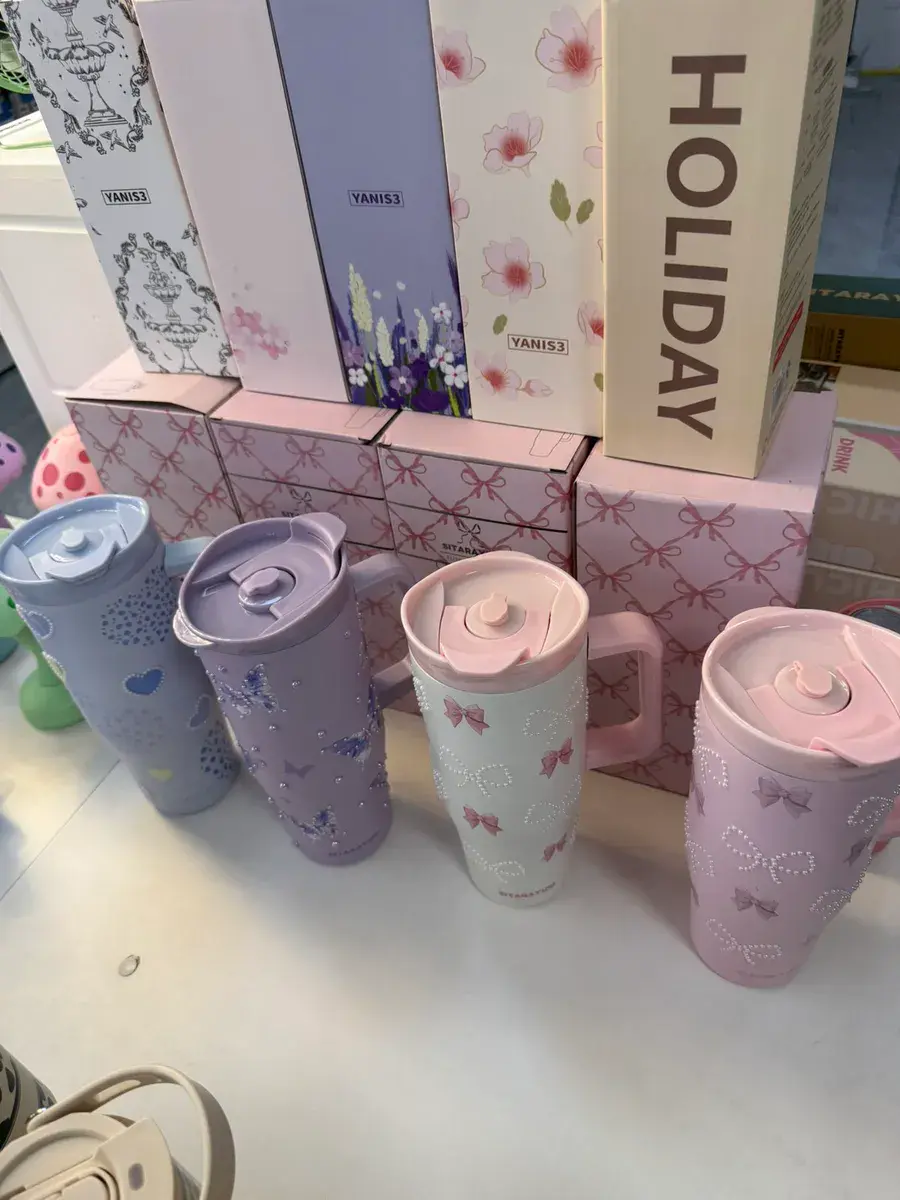 Kubek termiczny 1200ml pastelowy z motywem kokardek i motyli