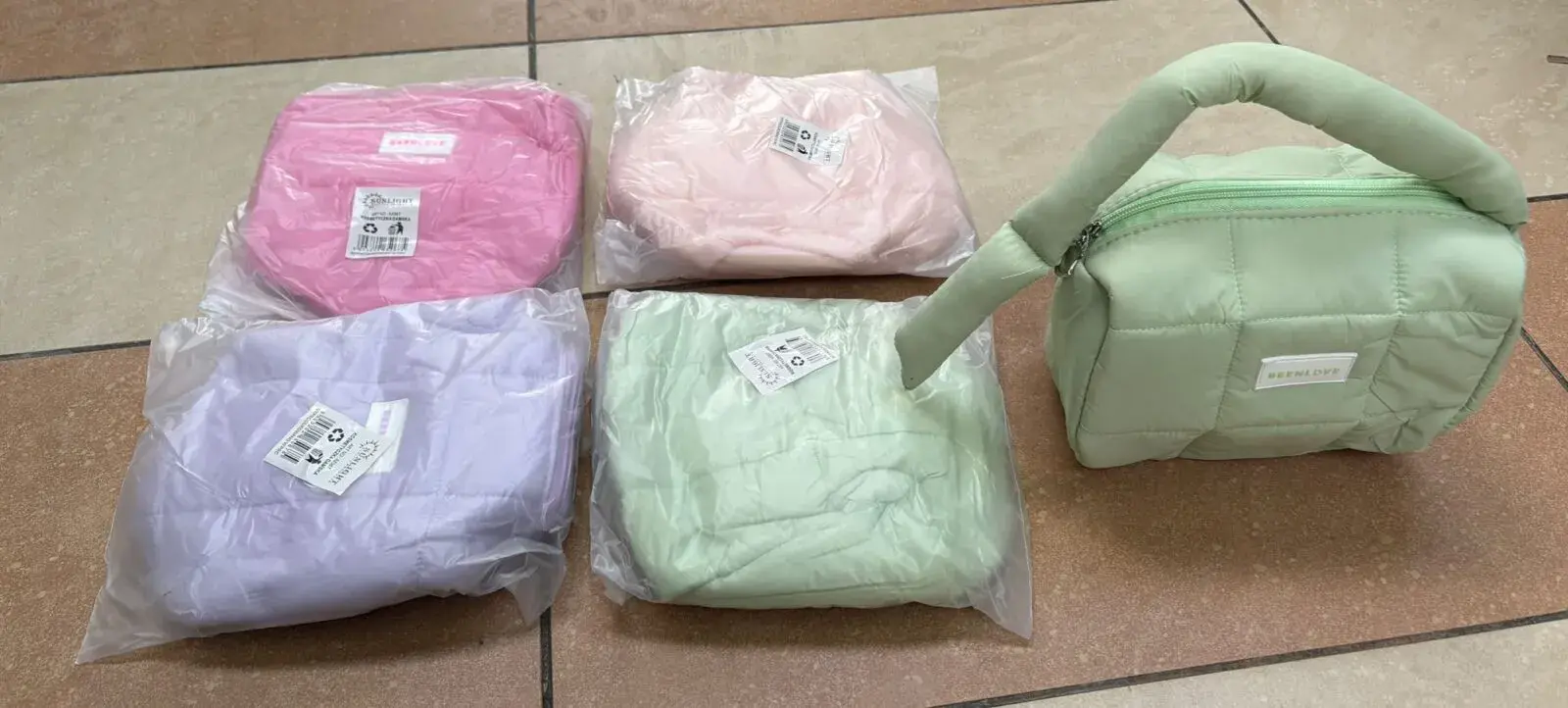 Torebka kosmetyczka quiltowana miękka pastelowa 12 szt