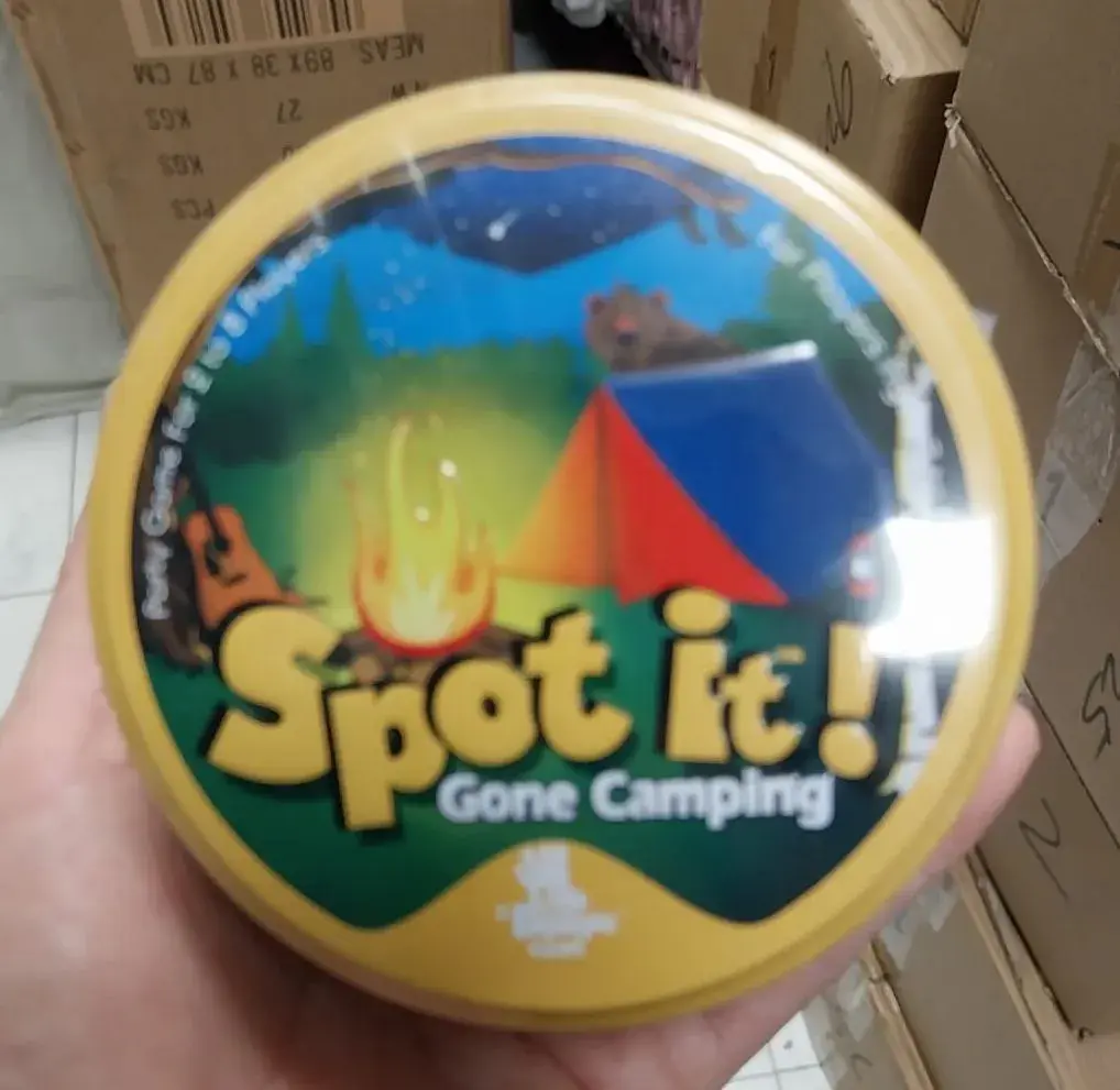 Zabawki Karty Spot It! Gone Camping, w wielu kolorach