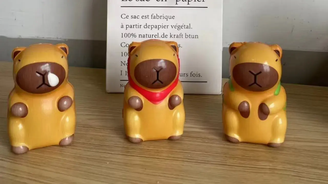 Zabawki Squeeze Toys Kapibara - Gniotki Antystresowe, 12 szt.
