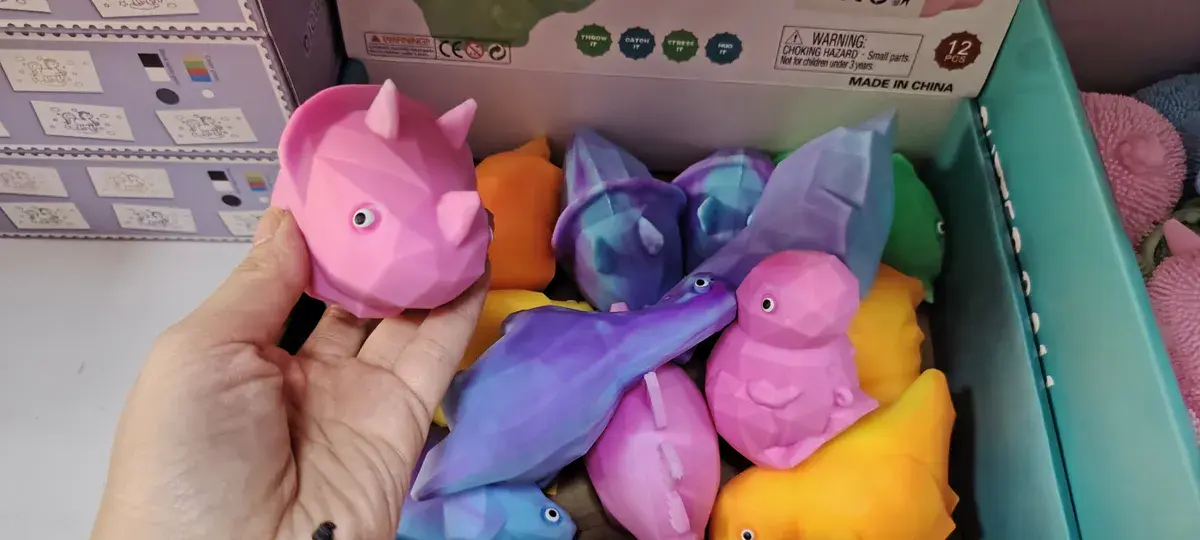 Gniotki Antystresowe Dinozaury Squeeze Toys 12 szt kolorowe
