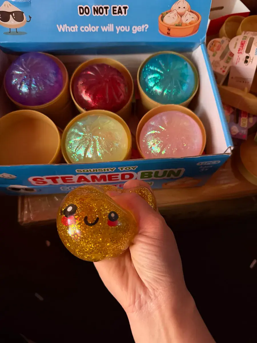 Kolorowa zabawka antystresowa Squishy Toy Steamed Bun z brokatem