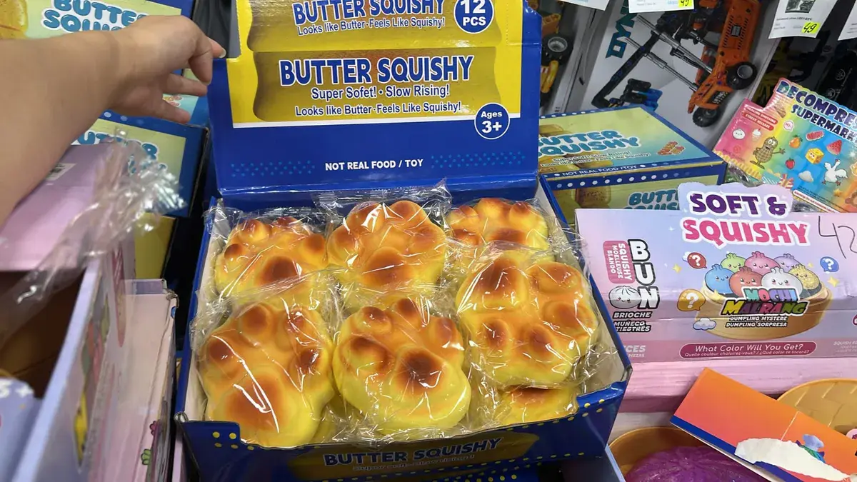Butter Squishy miękka zabawka antystresowa w kształcie bułeczki