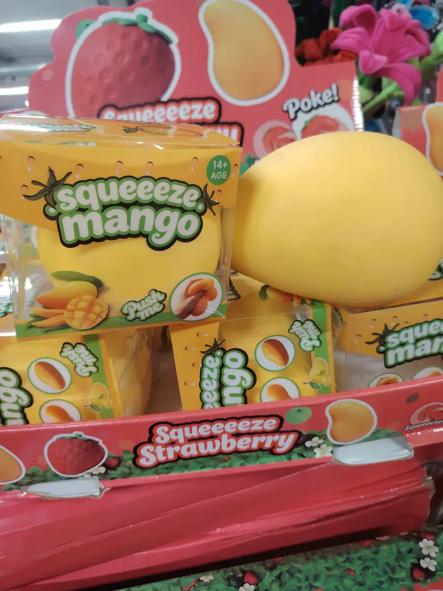 Antystresowa gniotka mango żółta Squeeeze Mango 14+