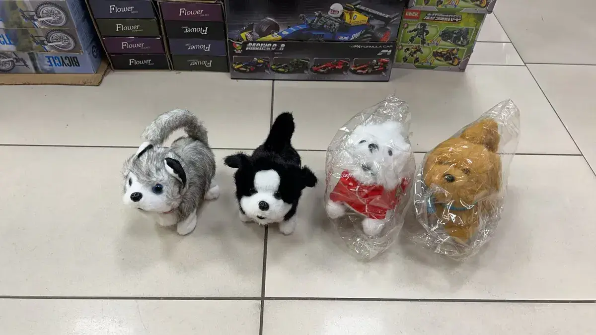 Maskotka na baterie piesek pluszowy mix kolorów – wzór 2