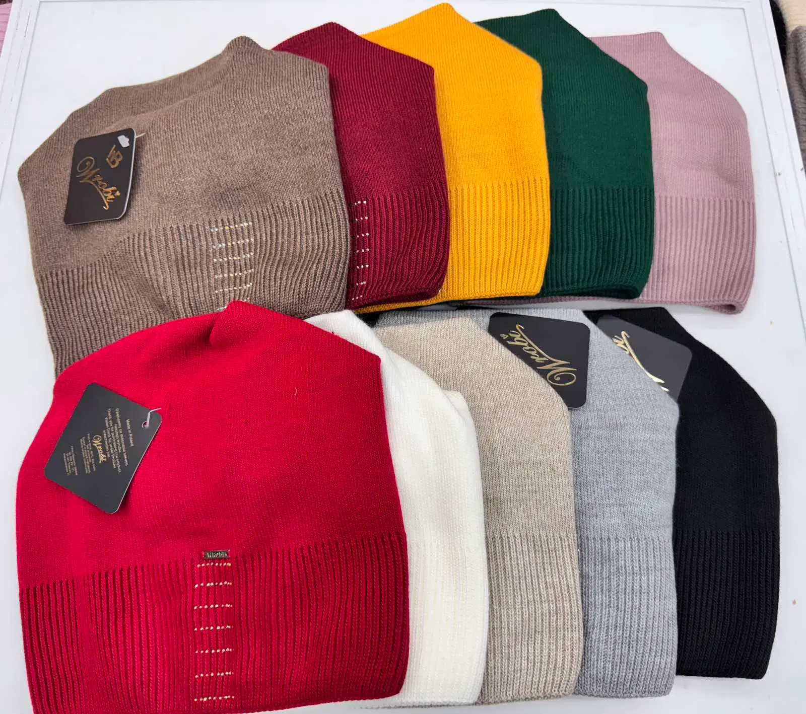 Czapki damskie beanie dzianinowe 12 kolorów, w wielu kolorach