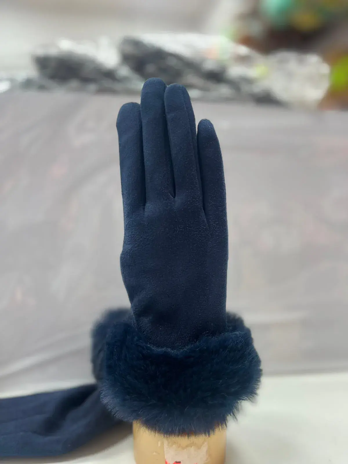 Rękawiczki damskie czarne z futrzanym mankietem