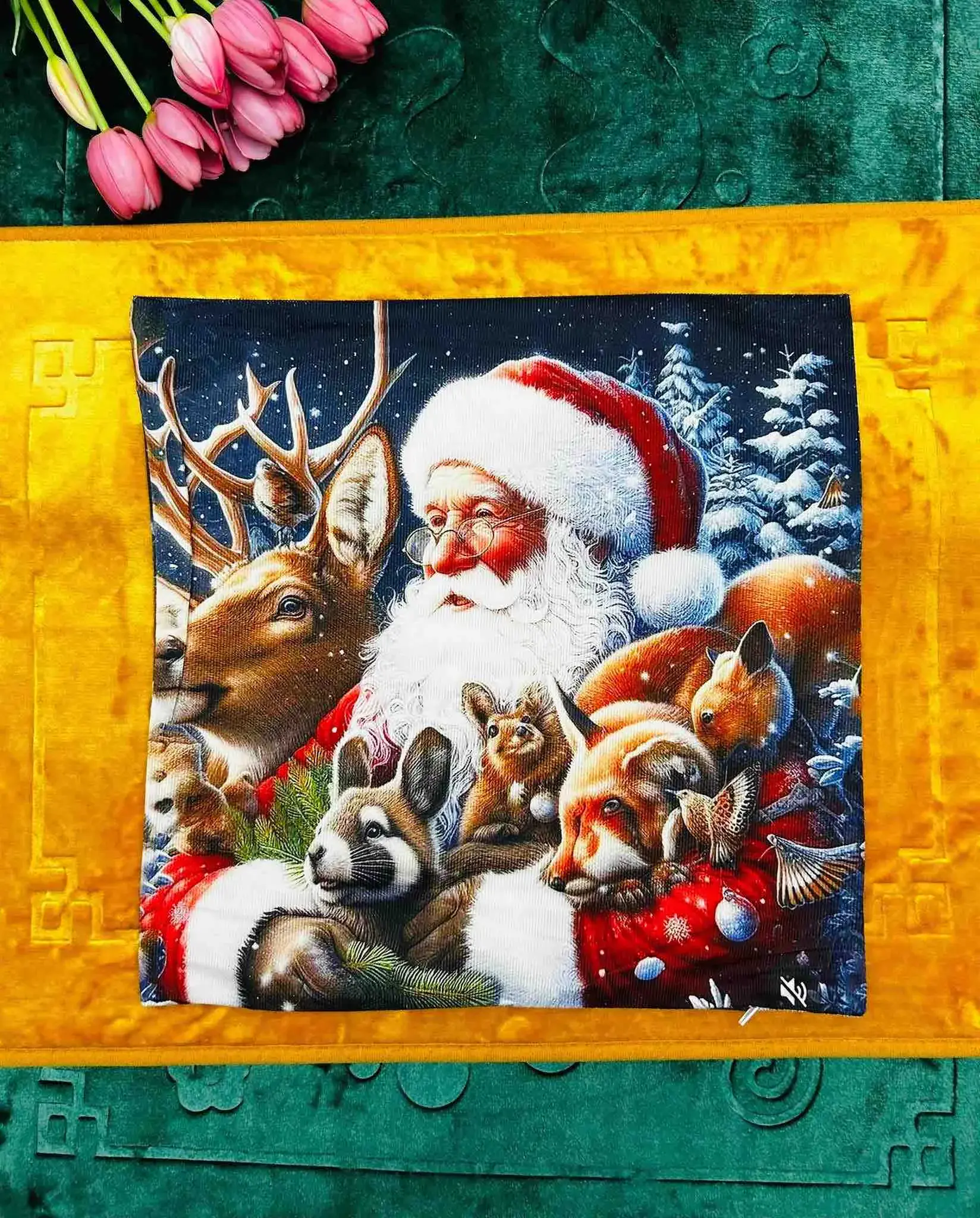 Poszewki 40x40 cm świąteczne ze Świętym Mikołajem, w wielu kolorach