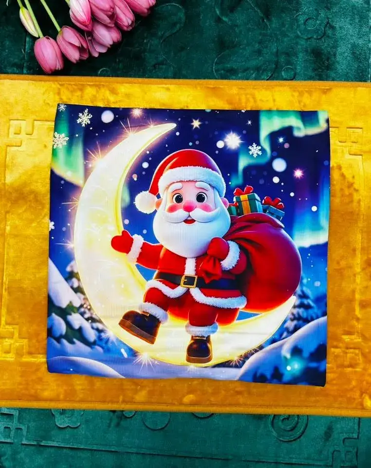 Poszewki 40x40 cm świąteczne z Mikołajem, w wielu kolorach