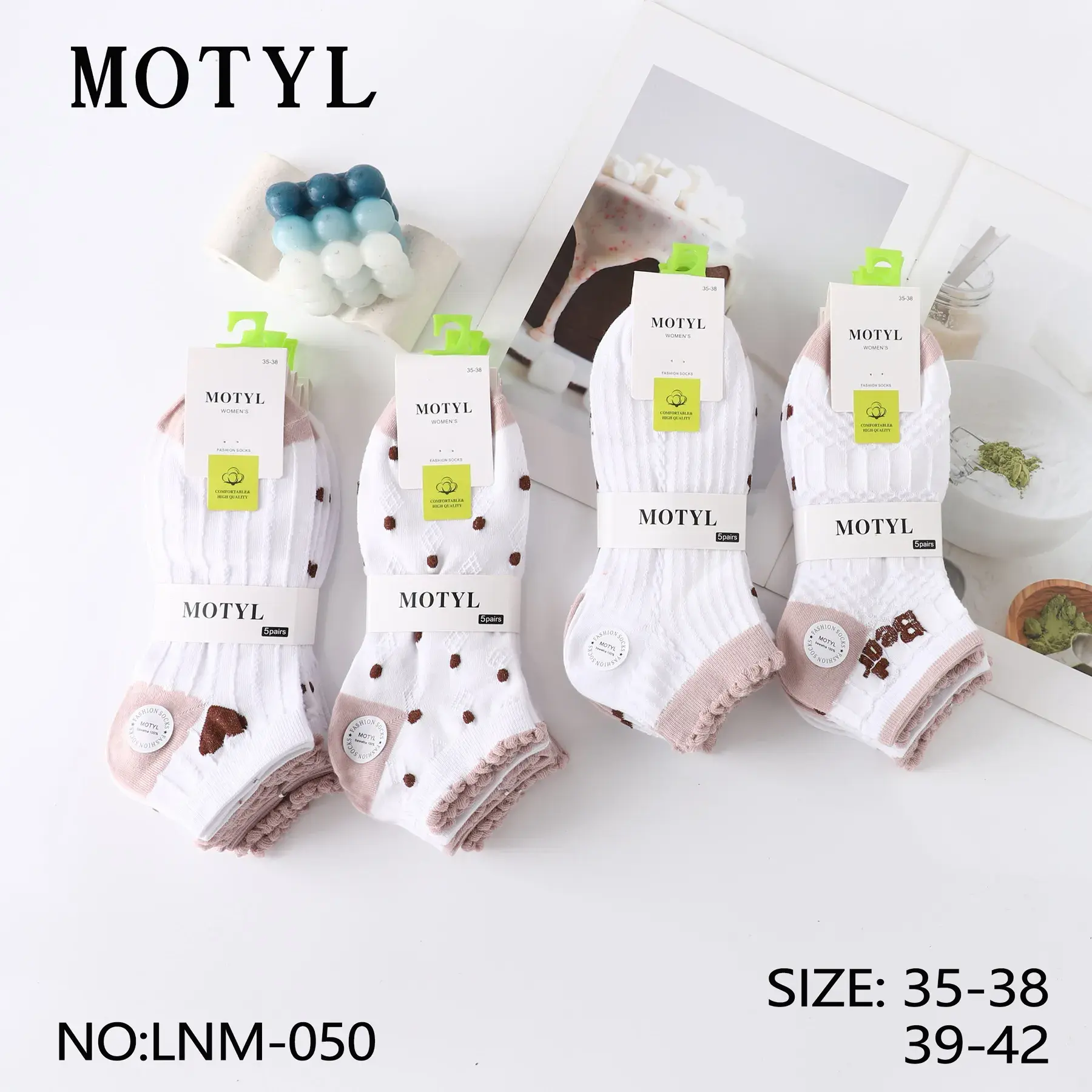 Skarpetki damskie Motyl białe z kropkami rozmiar 35-38/39-42