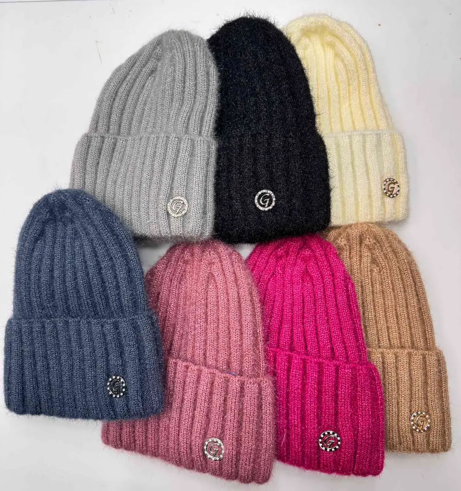 Czapki damskie beanie prążkowane 8 kolorów