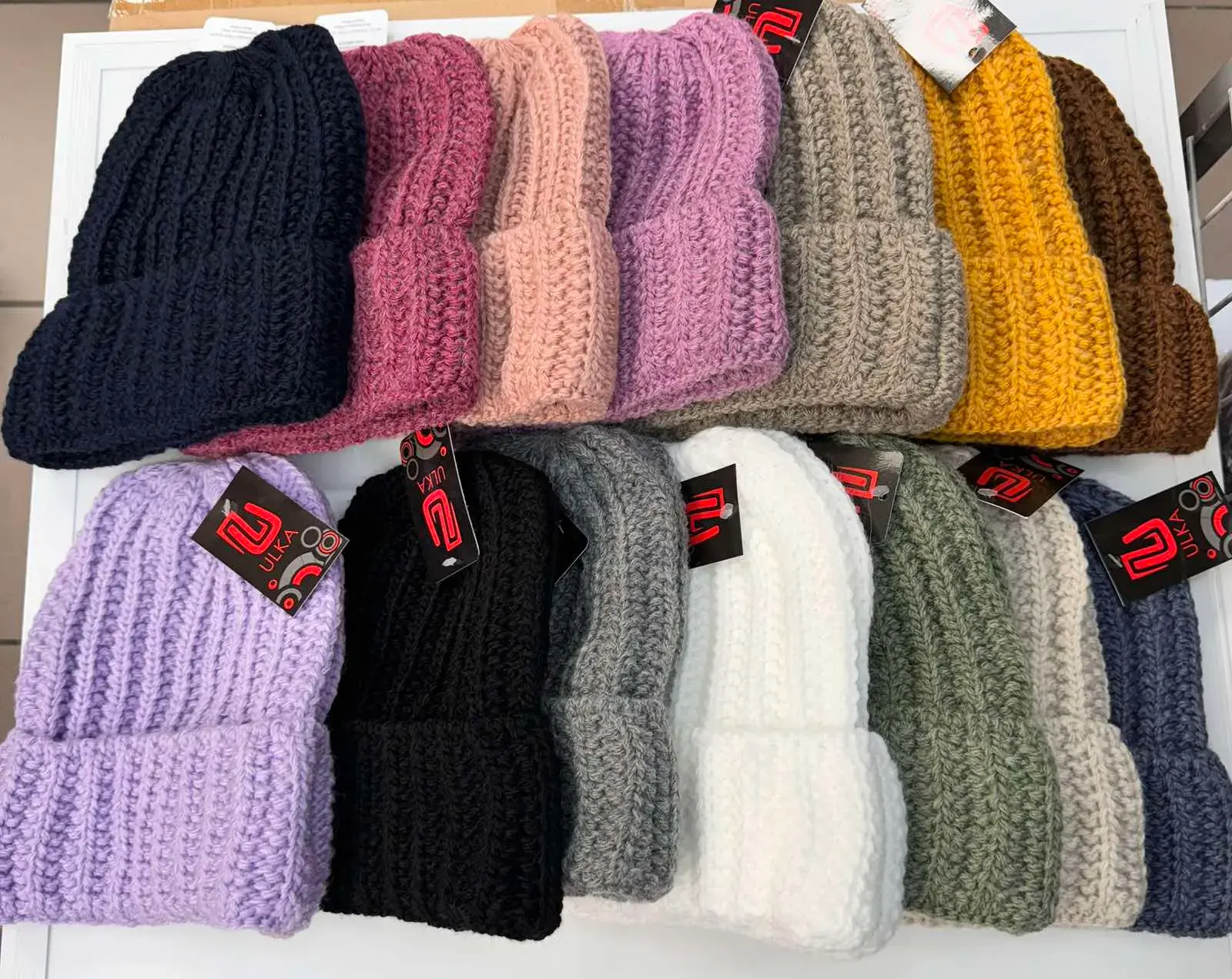 Czapki damskie dzianinowe beanie, 12 szt, w wielu kolorach