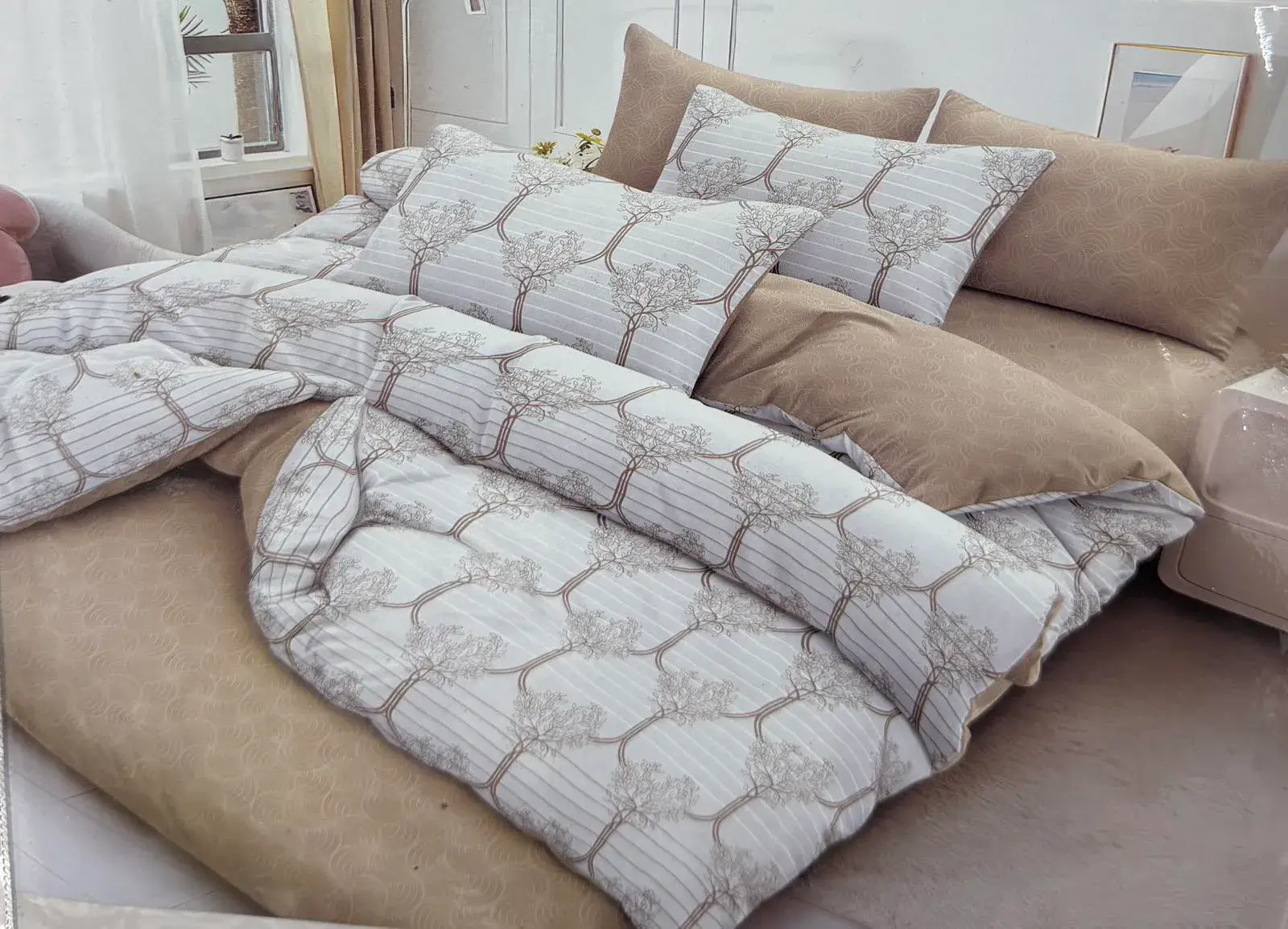 Komplet Pościel 4CZ 200/220 beżowo-biały
