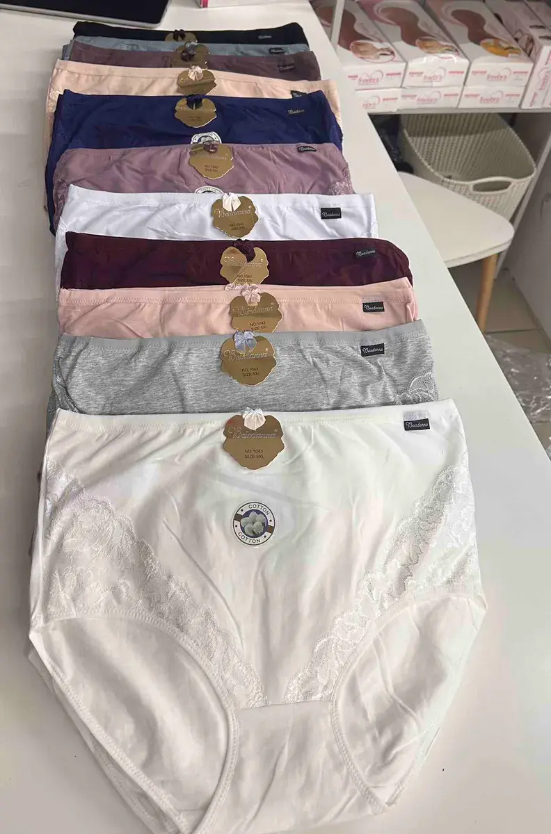 Majtki damskie bawełniane z koronką mix kolorów rozmiar XXL-XXXL