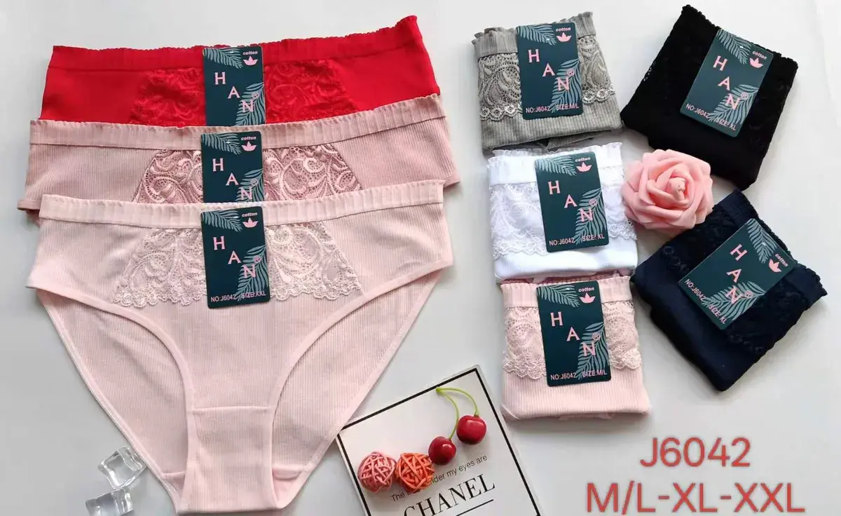 Majtki damskie bawełniane z koronką w pastelowych kolorach