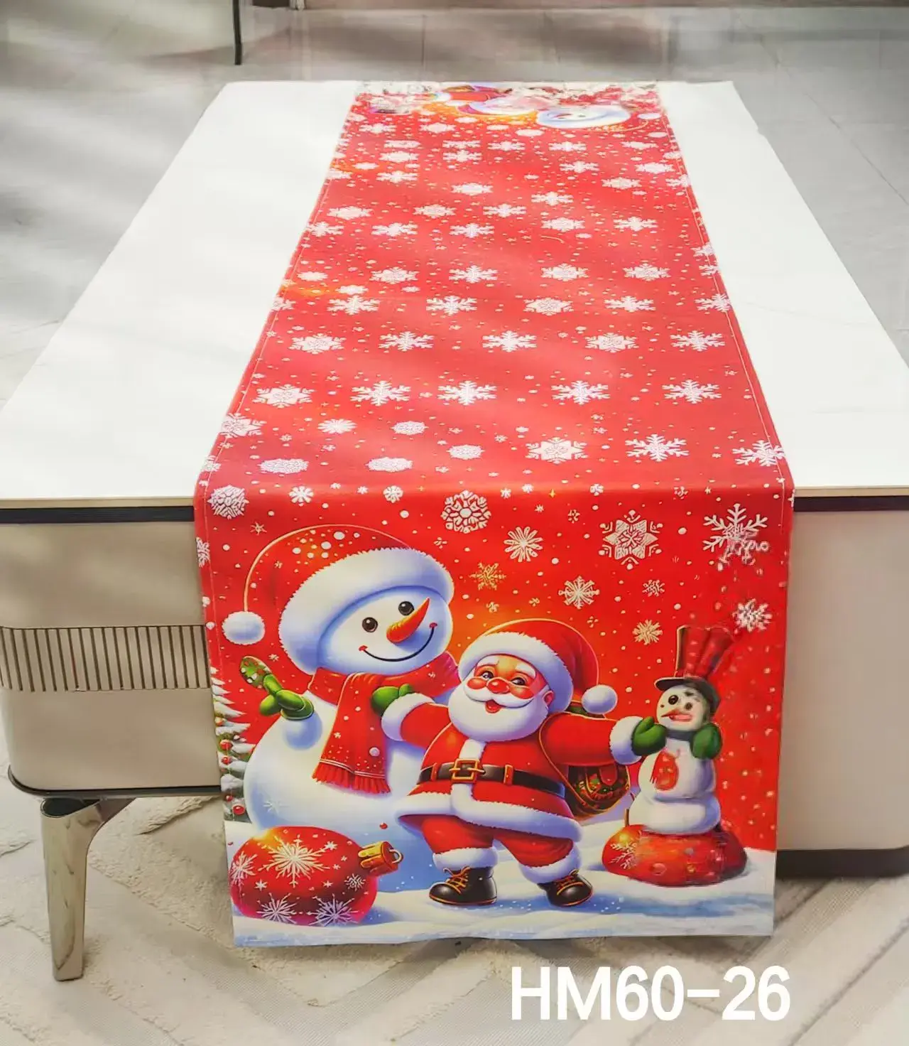 Bieżnik świąteczny Homerfore99 60x120 cm, kolor czerwony z białymi i czarnymi akcentami