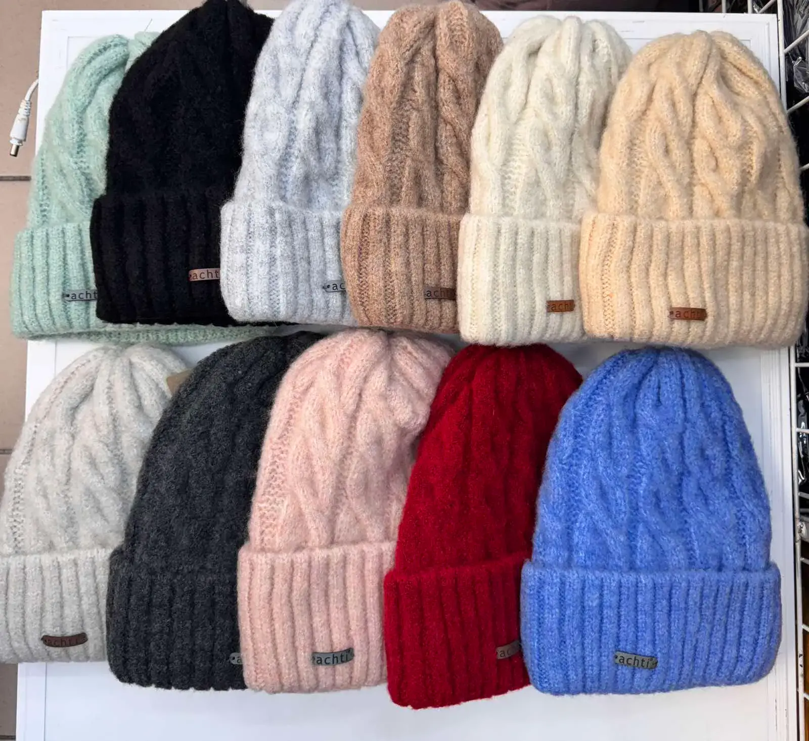 Czapki damskie beanie warkoczowe 12 szt