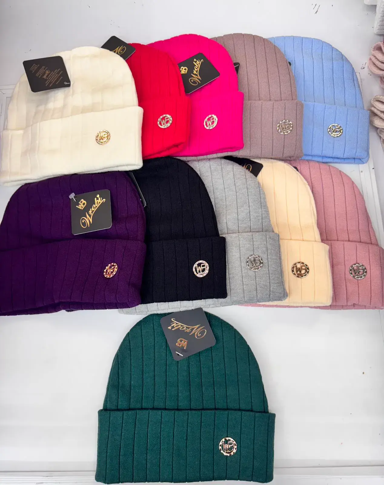 Czapki damskie beanie prążkowane różne kolory, w wielu kolorach – wzór 2
