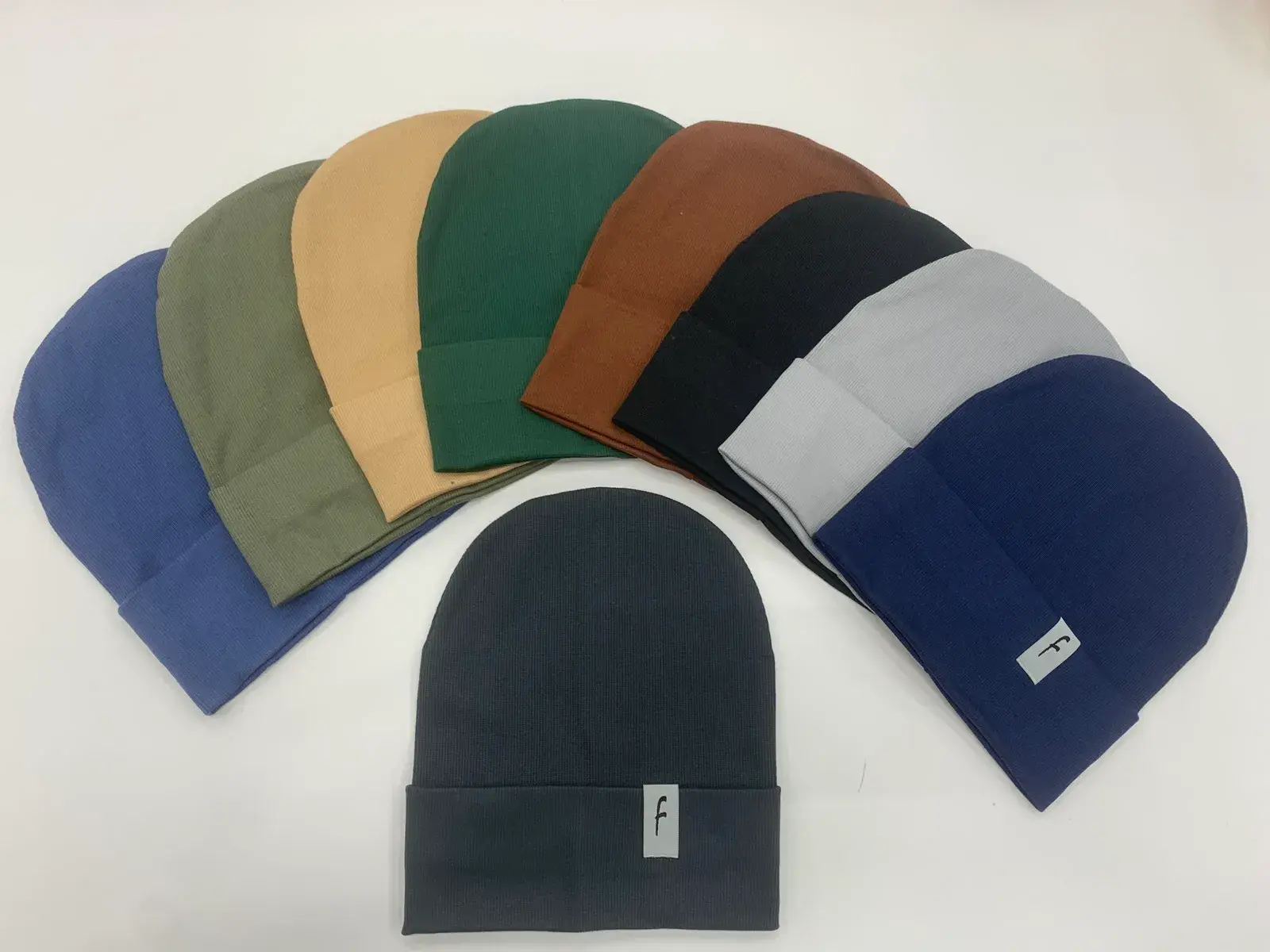 Czapki damskie beanie, 10 kolorów, op. 10 szt