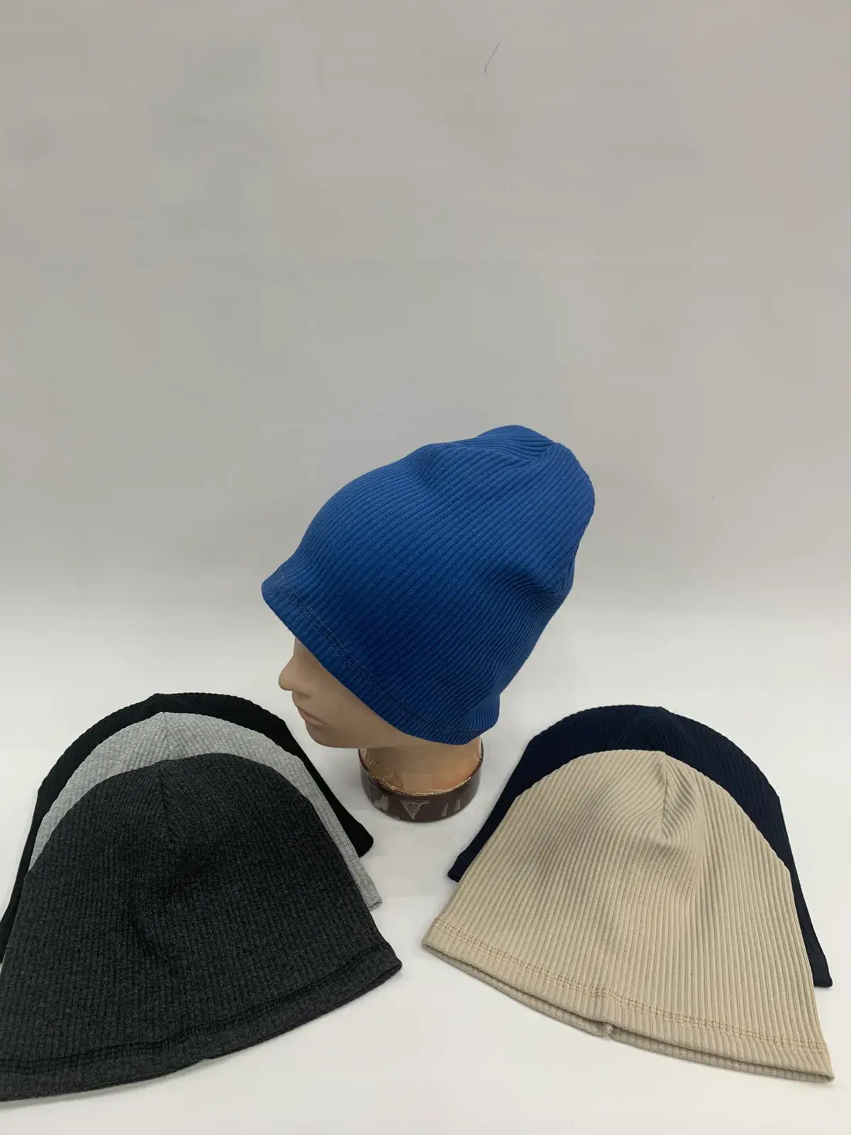 Czapki damskie beanie prążkowane granatowe/szare/beżowe