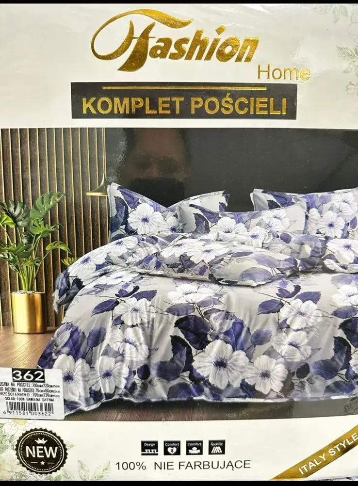 Komplet Pościeli 4CZ 200/220 Fashion Home, kolor granatowy z białym kwiatowym wzorem